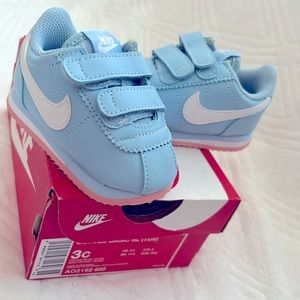 Nike Toddler Cortez Basic SL Size 3C blue,white pink Gentle used great condition